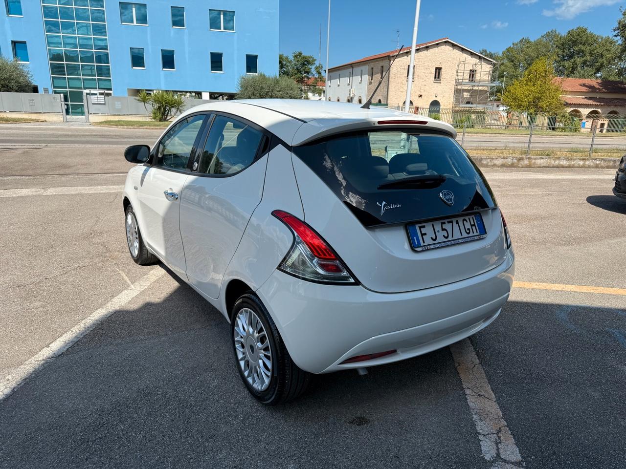 LANCIA YPS 1,2 GPL 69 CV ECOCHIC SILVER 5P