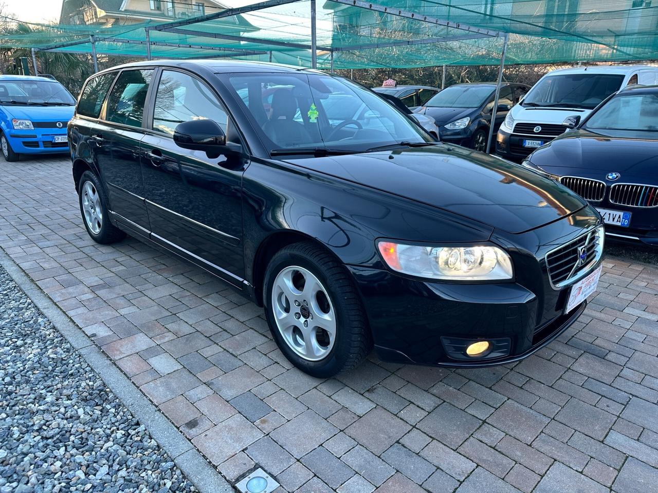 Volvo V50 D3 R-design