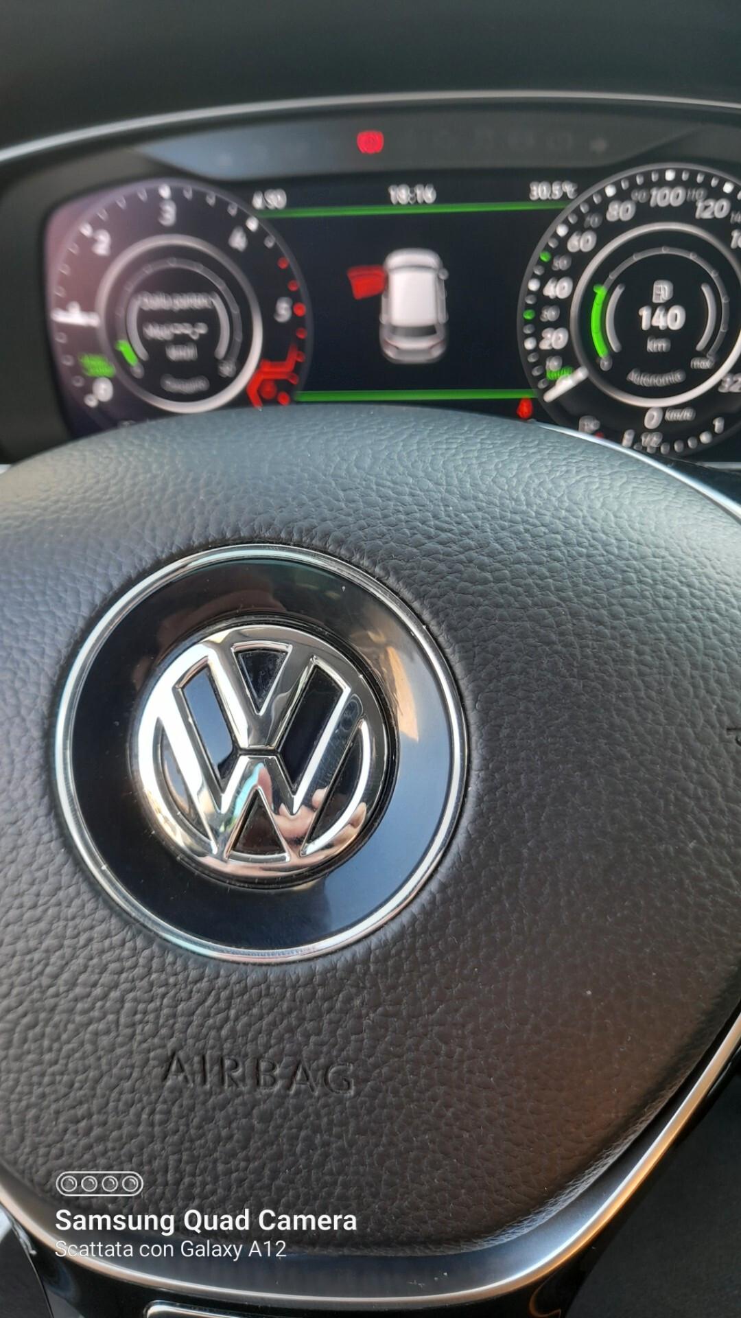 Volkswagen Golf7.5 1.6 tdi R-line Technology
