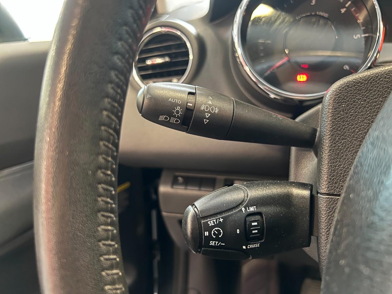 Peugeot 3008 1.6 HDi 115CV Allure