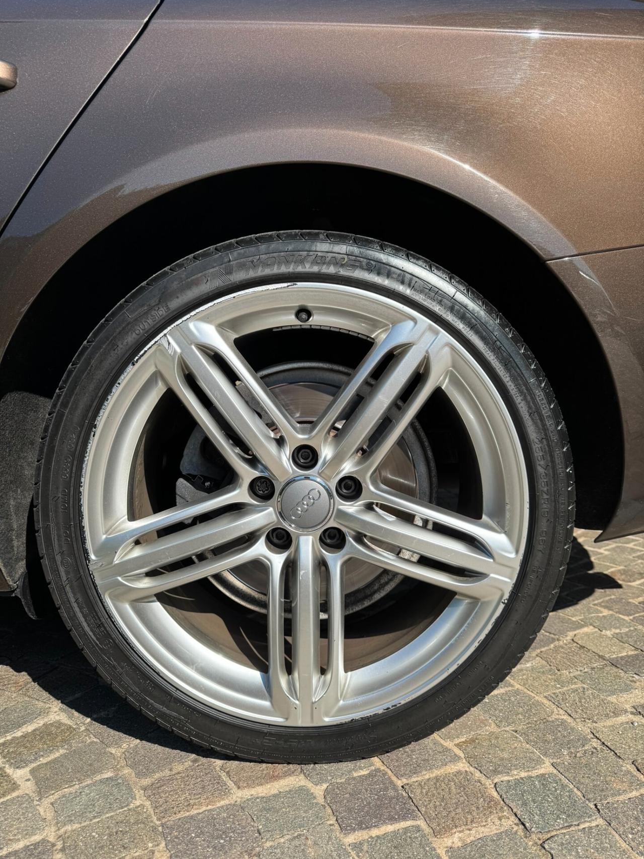 Audi A4 Avant 3.0 TDI quattro tiptronic SLine TETTO 19"