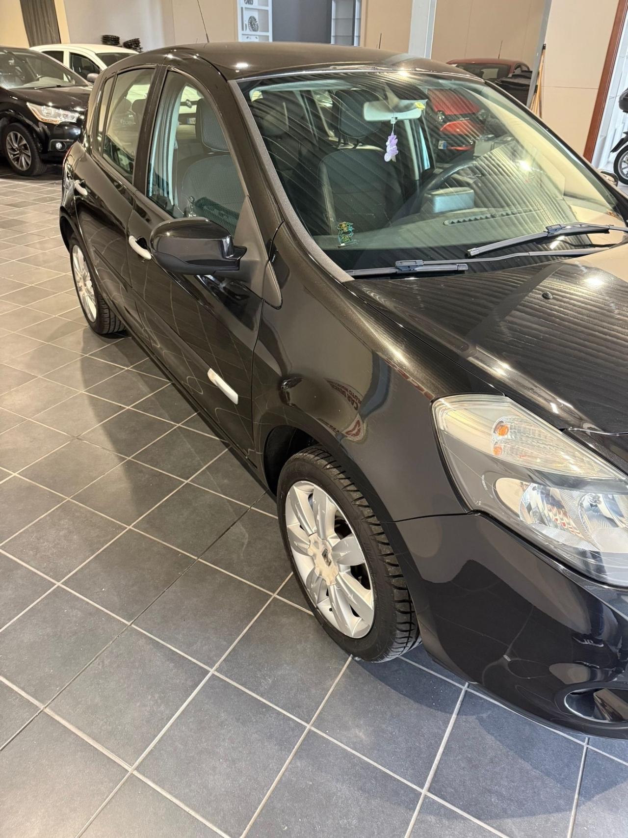 Renault Clio 1.5 dCi 85CV-NEOPATENTATI