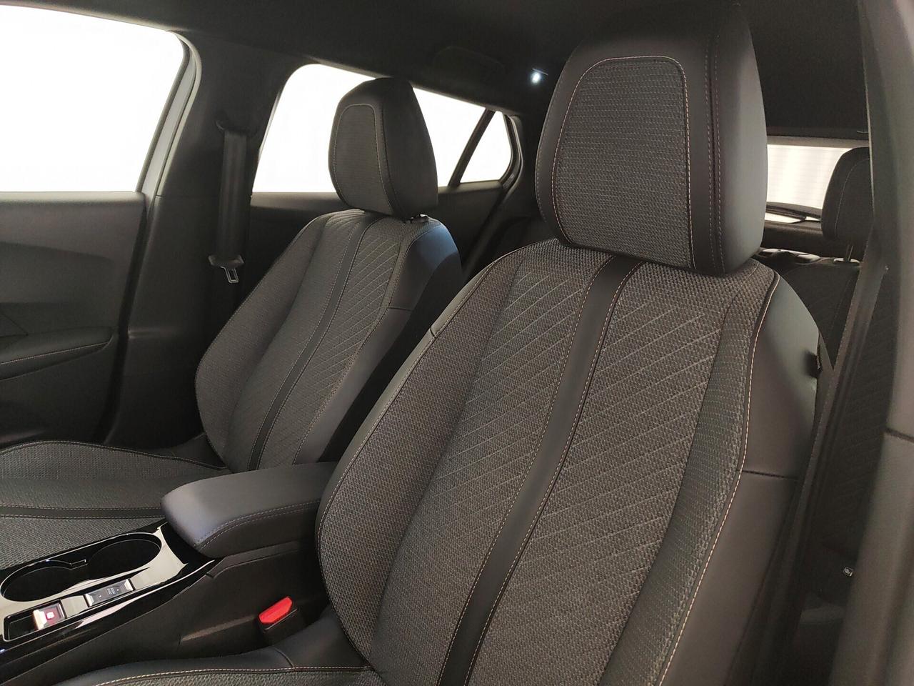 Peugeot 2008 PureTech 130 S&S EAT8 Allure