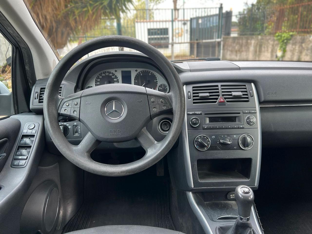 MERCEDES CLASSE B 180 2.0 Premium - 2010