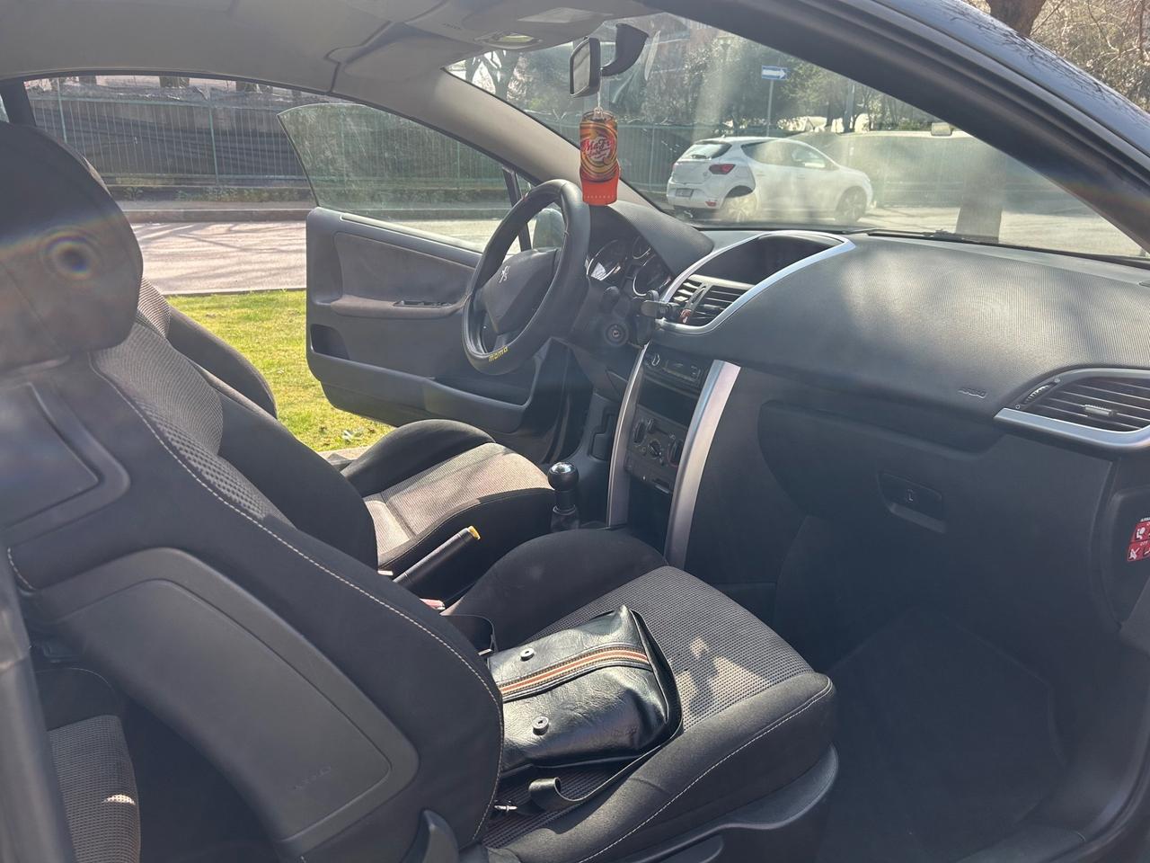 Peugeot 207 1.4 8V 75CV 3p. X Line