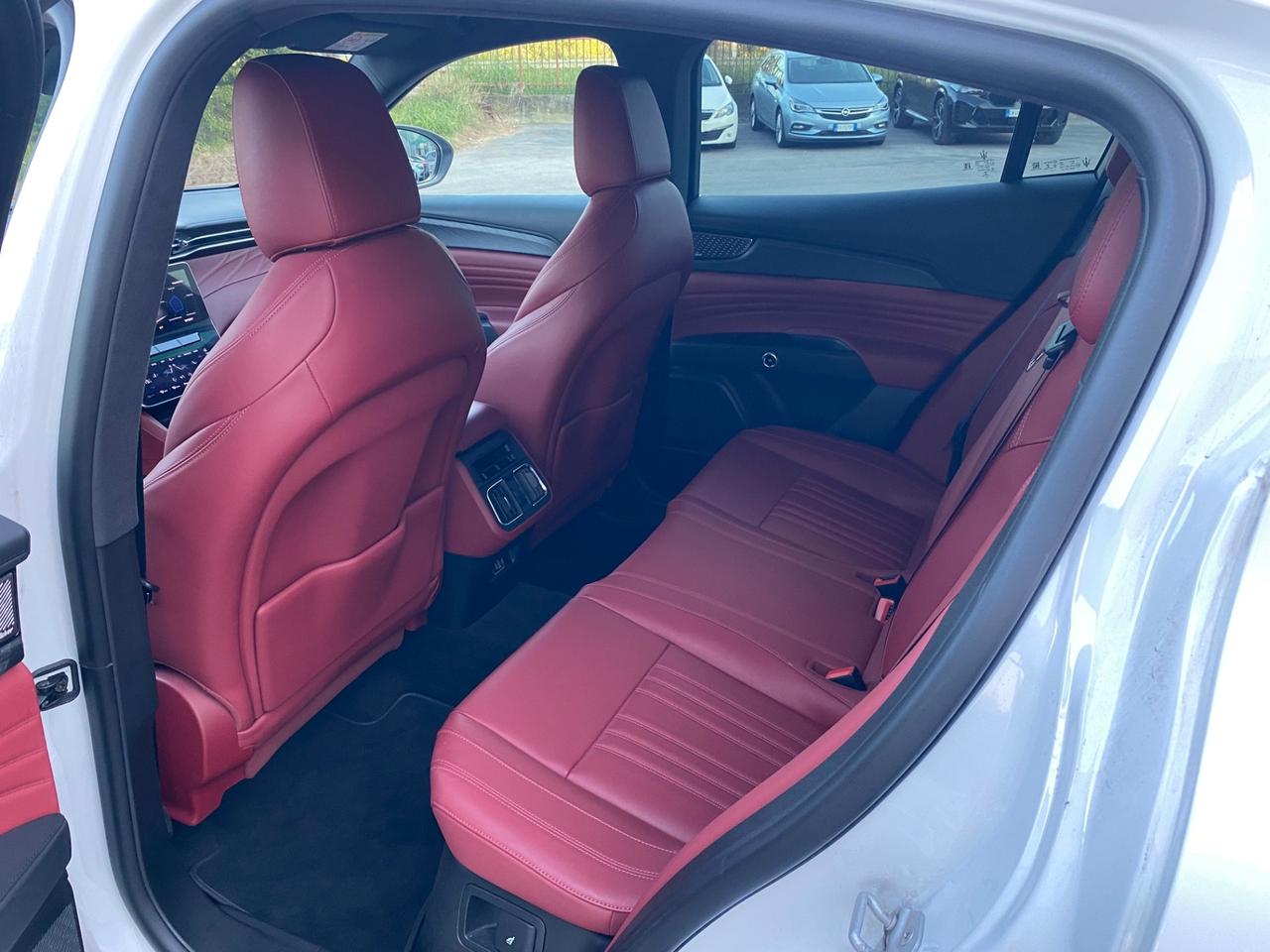 Maserati Grecale MHEV 300 CV AWD GT
