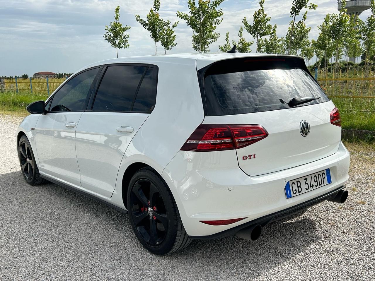 Volkswagen Golf GTI Performance 2.0 TSI 3p. BlueMotion Technology