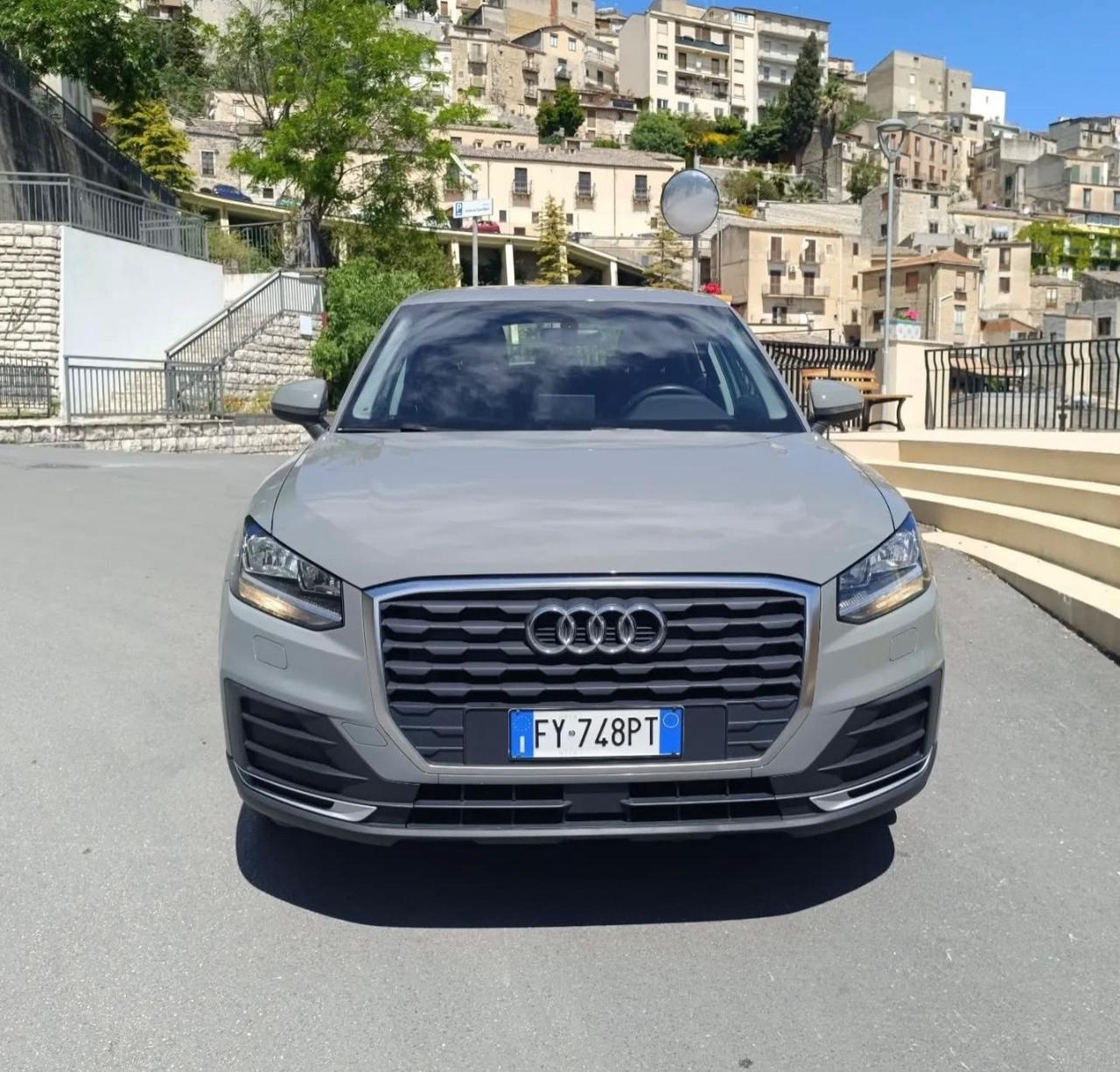 Audi Q2 30 TDI Business