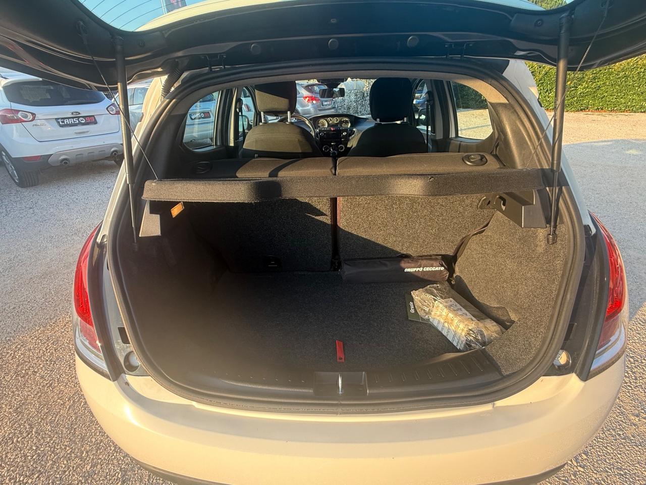 Lancia Ypsilon 0.9 TwinAir 85 CV 5 porte Metano Ecochic Elefantino