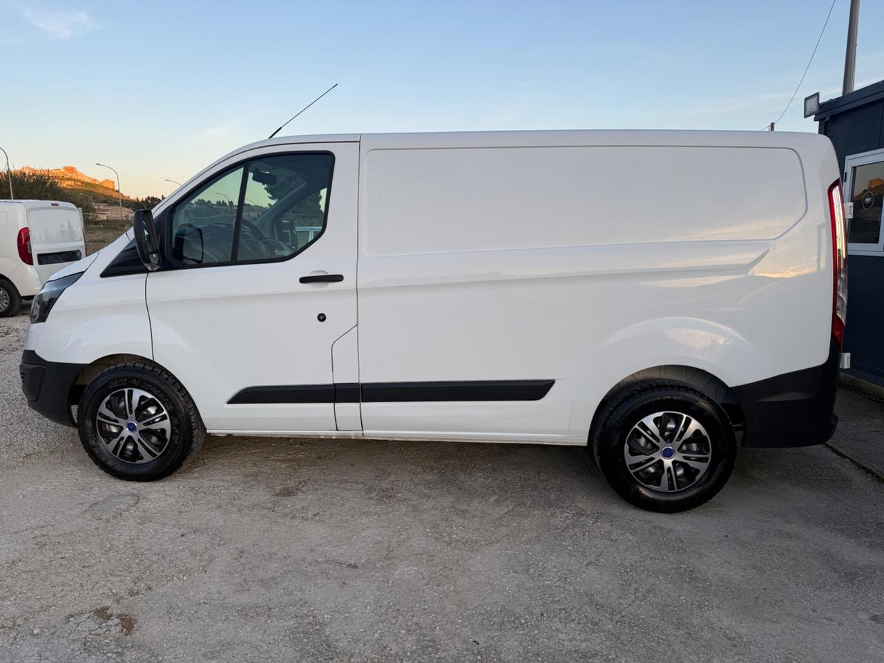 Ford Transit Custom 250 2.2 TDCi PC Furgone Entry