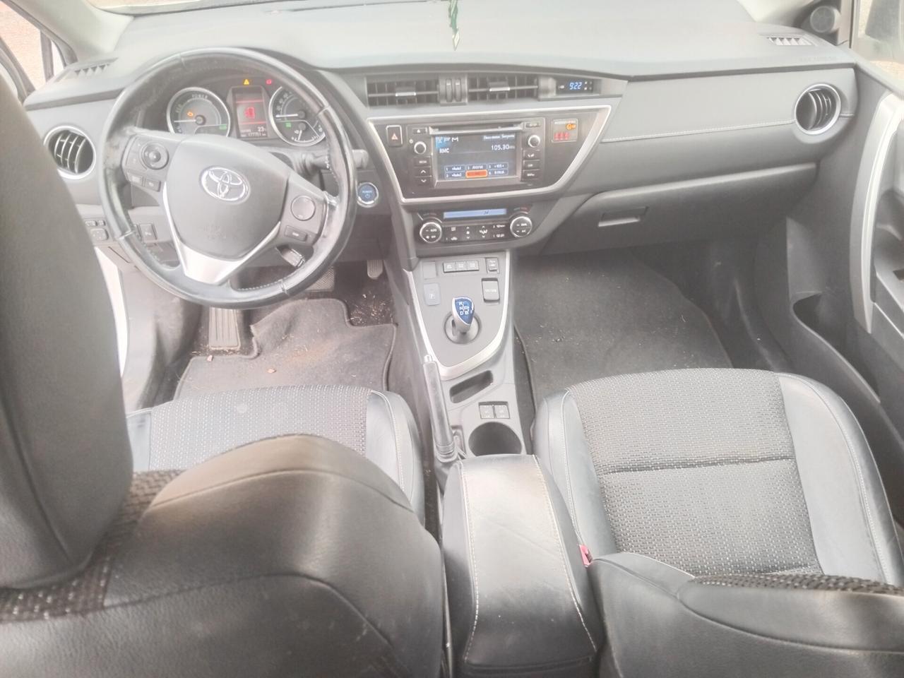 Toyota Auris Touring Sports 1.8 Hybrid Lounge