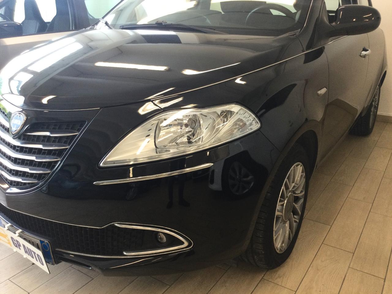 Lancia Ypsilon 0.9 TwinAir 85 CV 5 porte S&S DFN Platinum