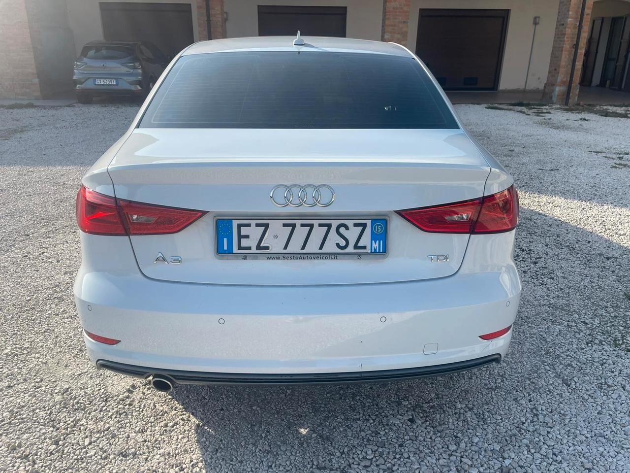 Audi A3 Sedan 1.6 TDI clean diesel S tronic Ambition