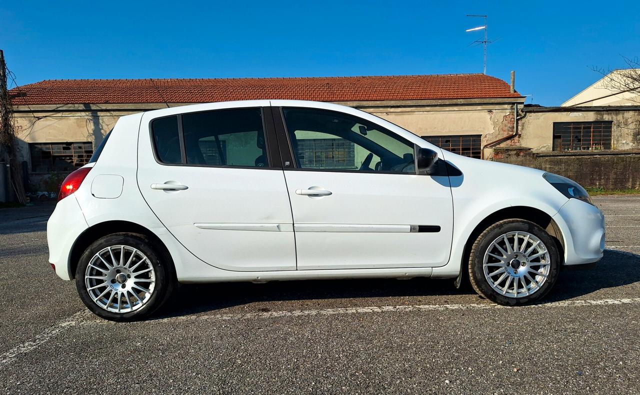 Renault Clio 1.2 16V 5 porte 20th Anniversario