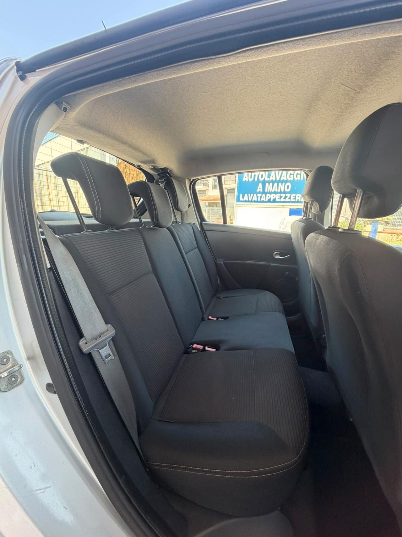 Renault Clio 1.2 16V 5 porte Dynamique