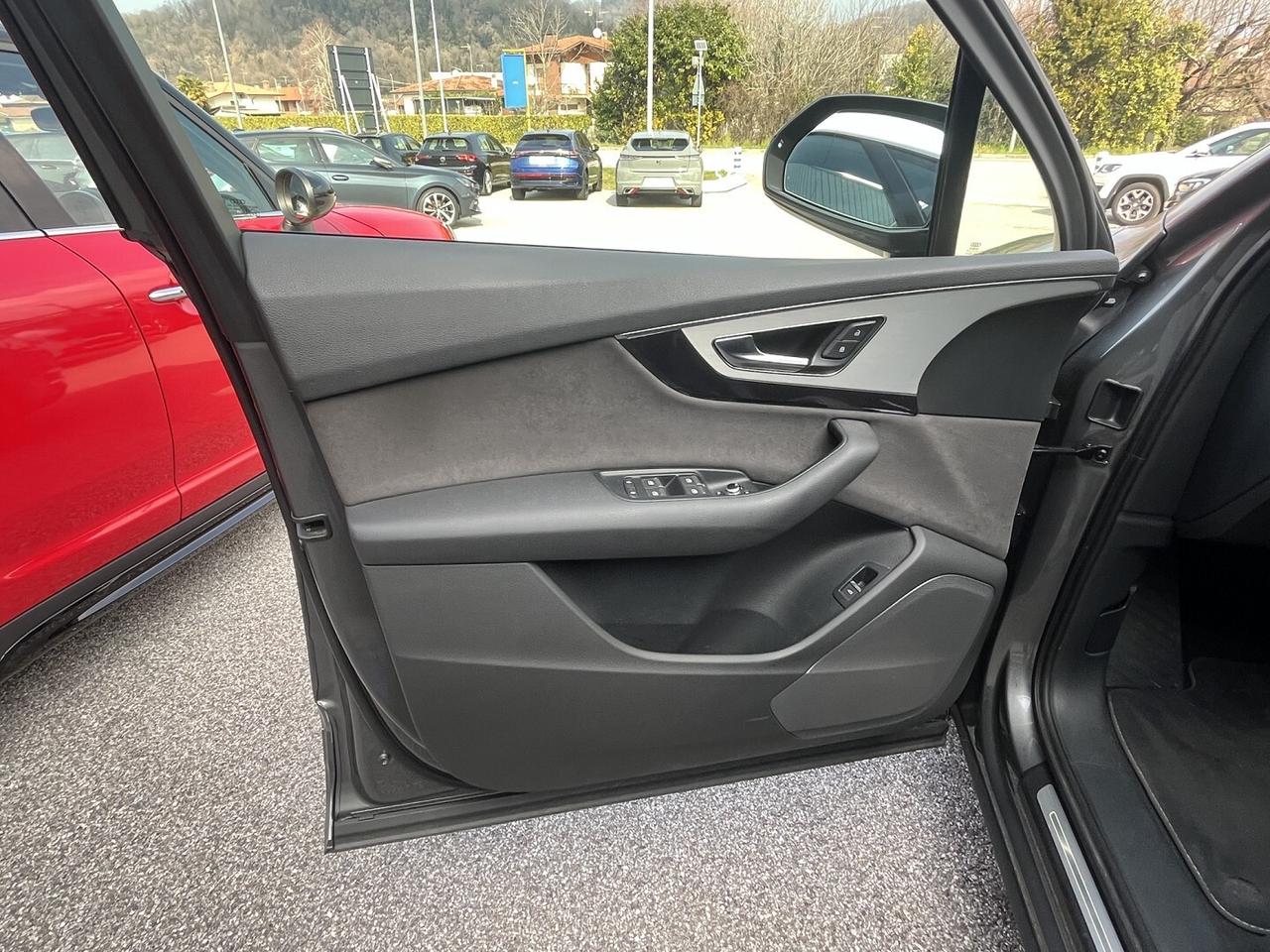 AUDI Q 7 3000 TDI 272 CV S.LINE ( GANCIO TRAINO )