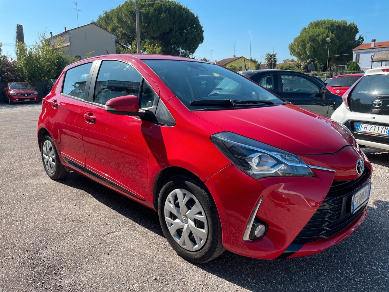 Toyota Yaris 1.0 72 CV 5 porte Lounge X NEOPATENTATI