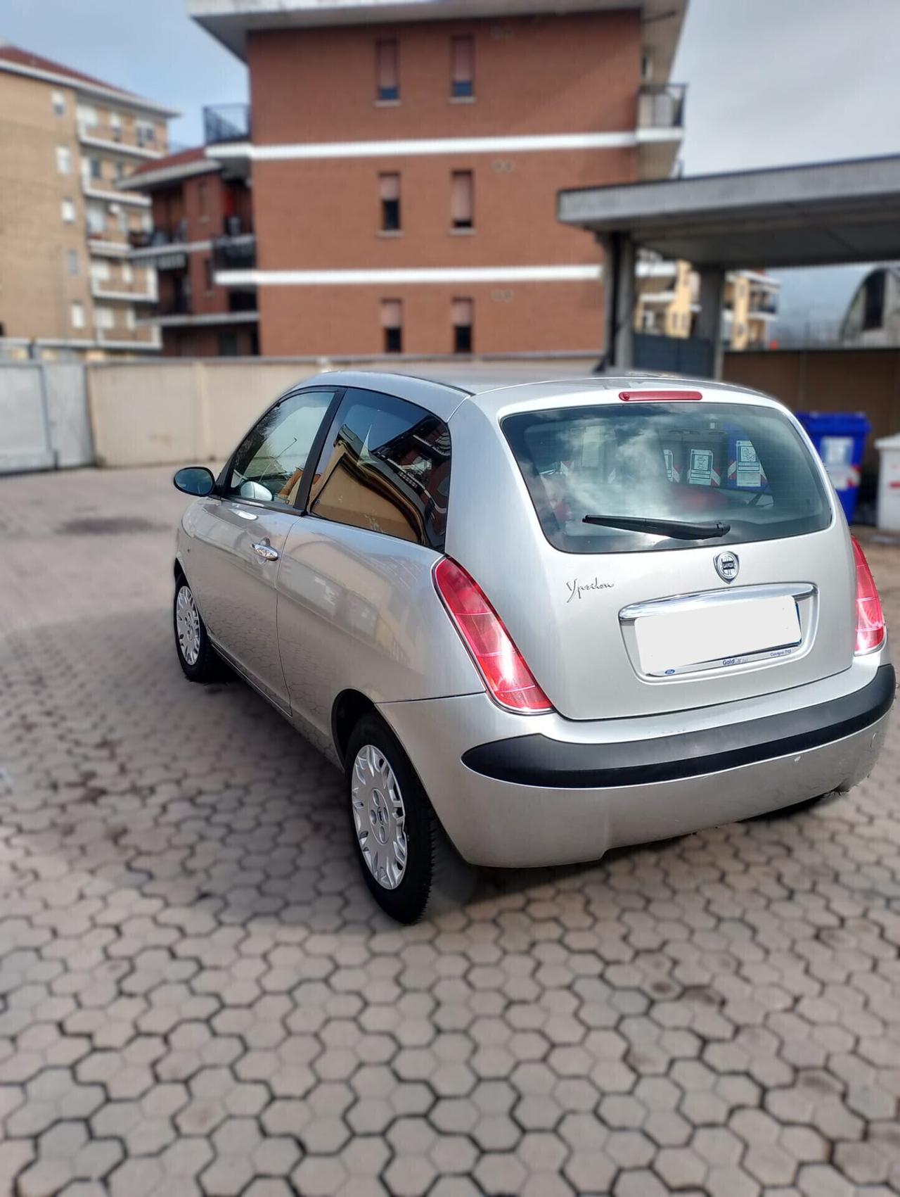 Lancia Ypsilon - APERTI AD AGOSTO
