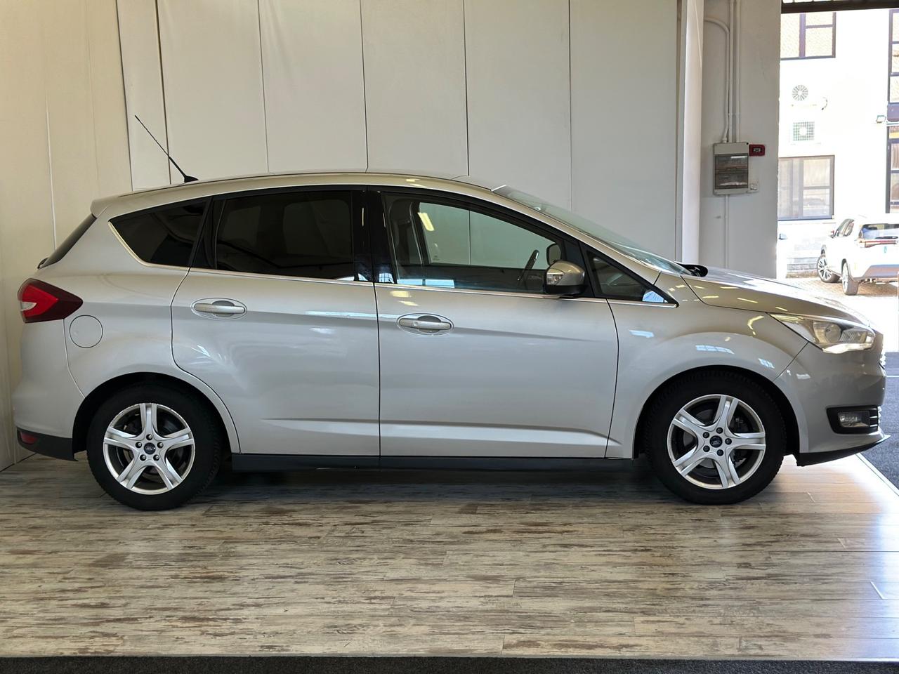 Ford C-Max 1.5 TDCi Titanium X Ok Neopatentati