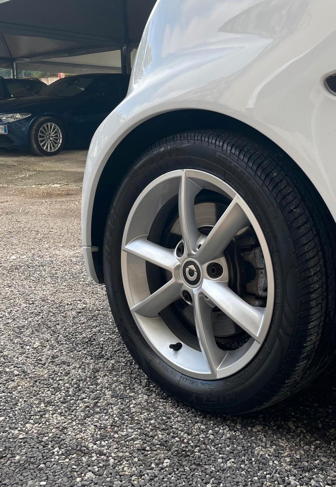 Smart ForTwo 1000 52 kW MHD coupé passion