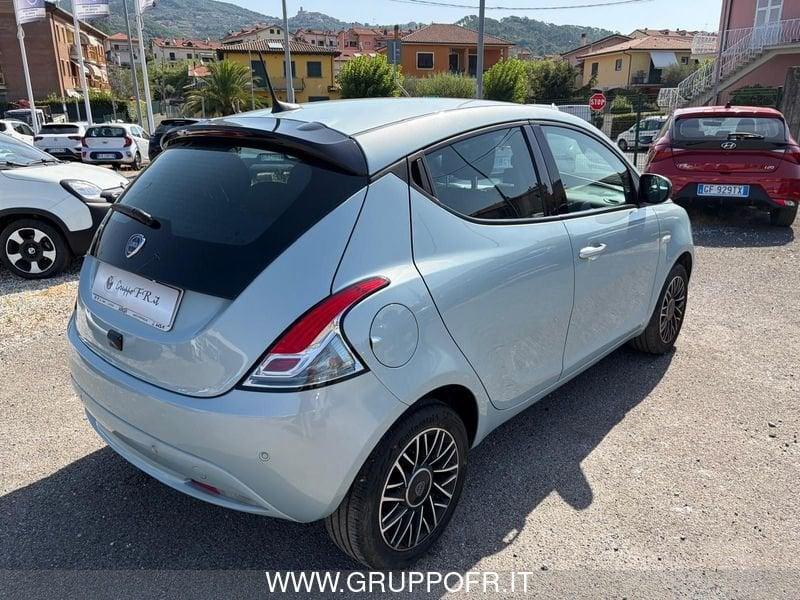 Lancia Ypsilon 1.0 FireFly 70cv Hybrid Platino