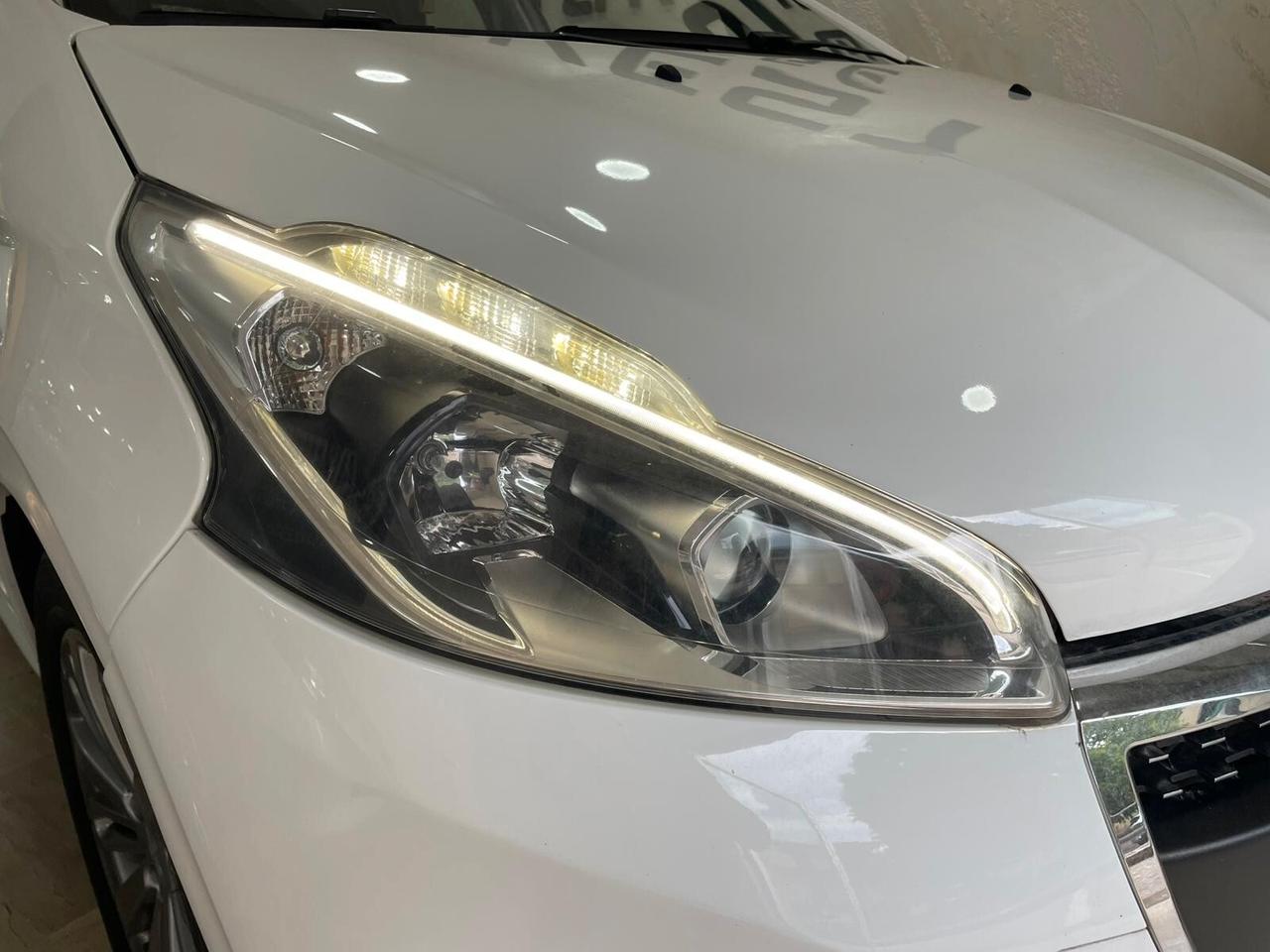 Peugeot 208 PureTech 82 5p. GPL Allure