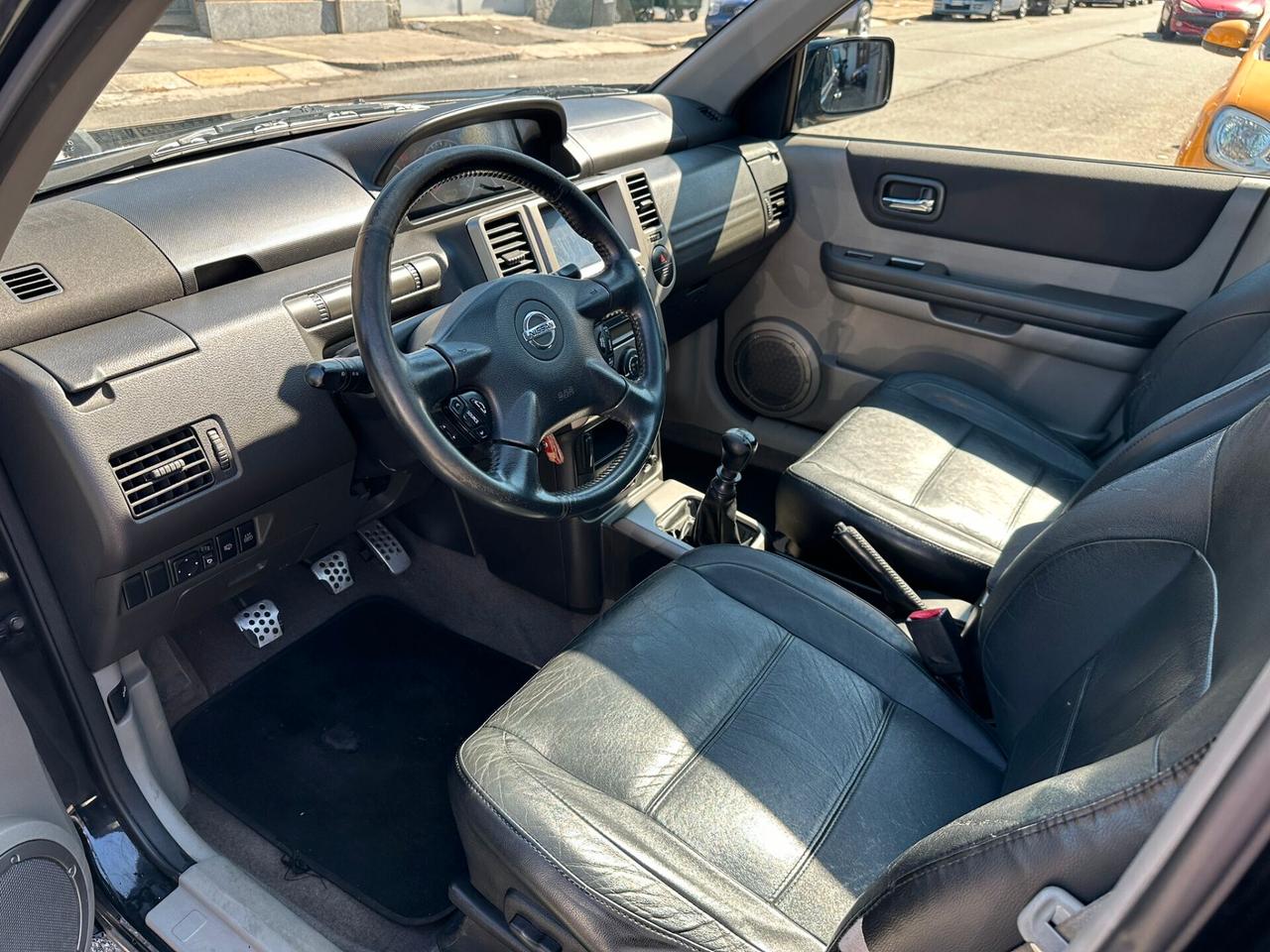 Nissan X-Trail 2.2 dCi Elegance Columbia