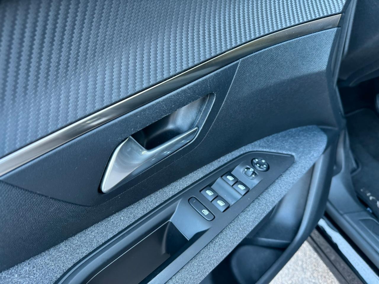 Peugeot 3008 BlueHDi 130 S&S EAT8 Active Business