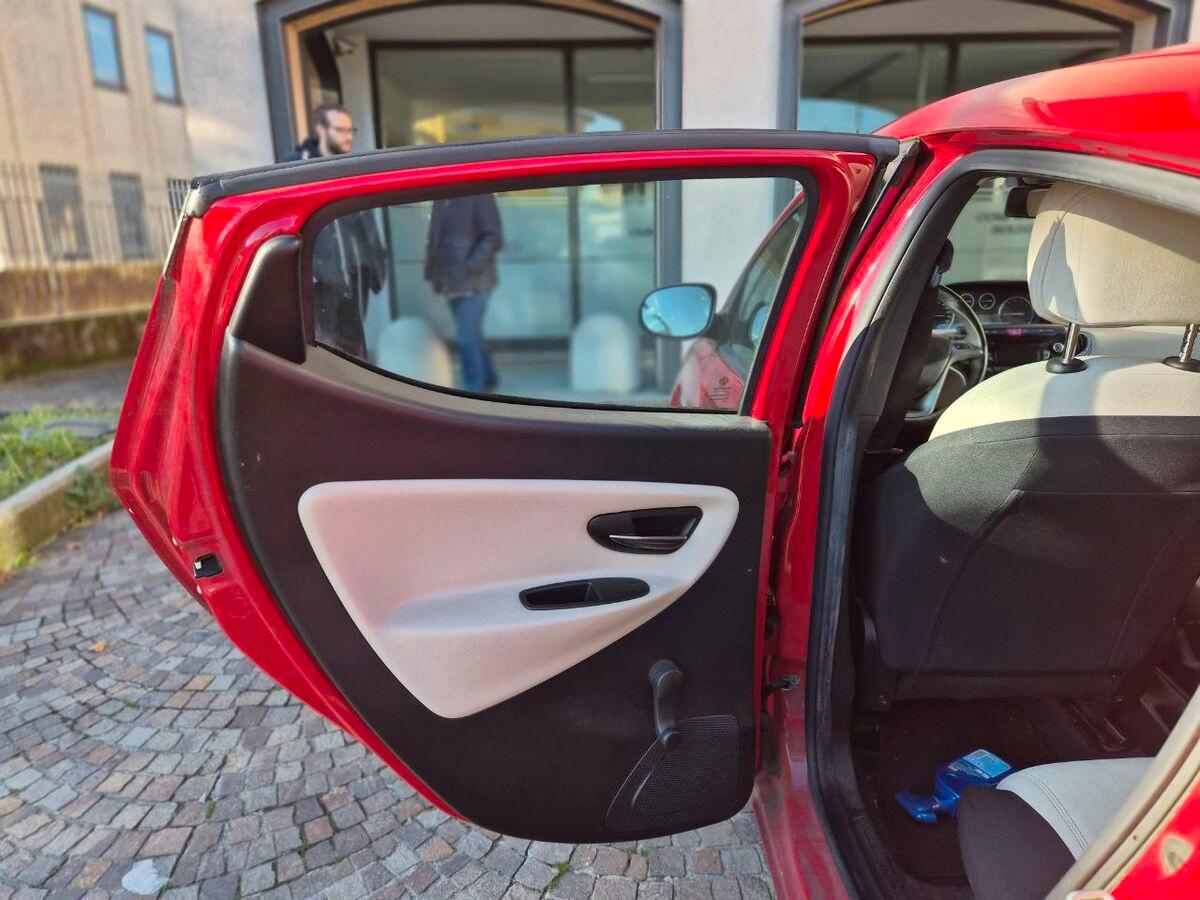 Lancia Ypsilon 1.2 8v Platinum 69cv E6