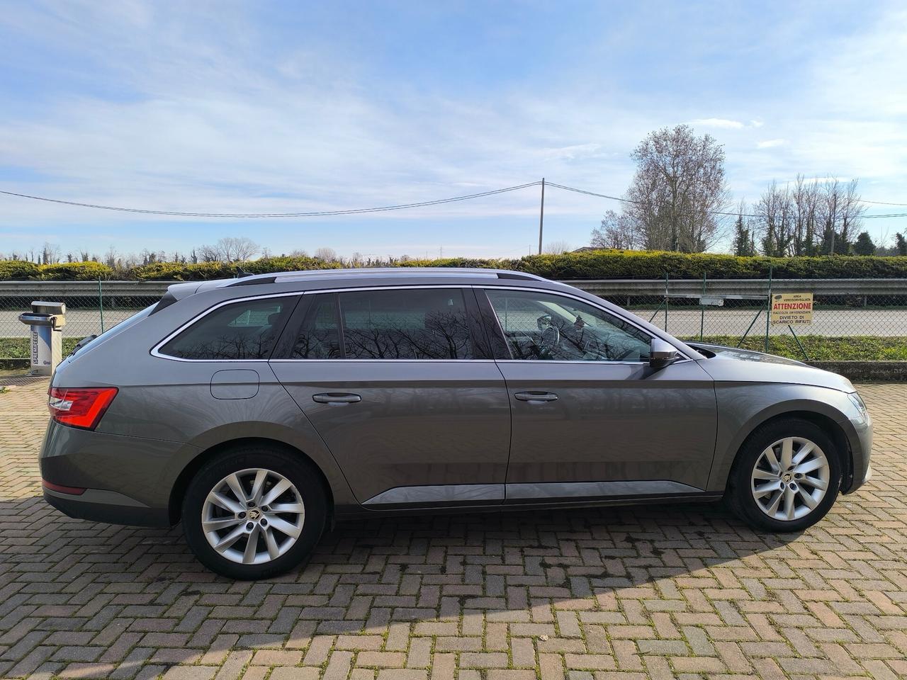 Skoda Superb 2.0 TDI EVO 150 CV SCR DSG Wagon Executive