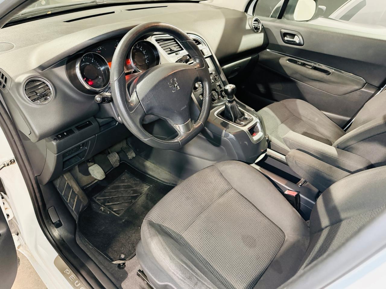 Peugeot 5008 1.6 HDi 116CV Allure*7 POSTI*