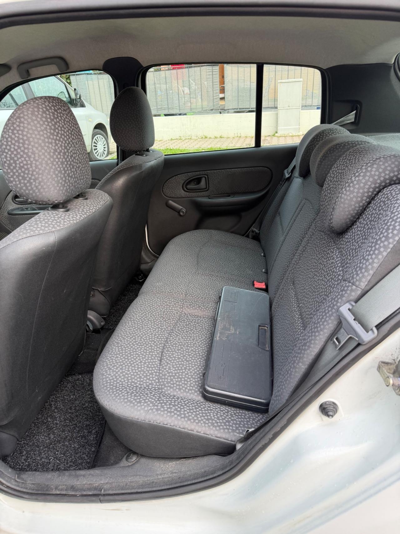 Renault Clio storia gel della casa