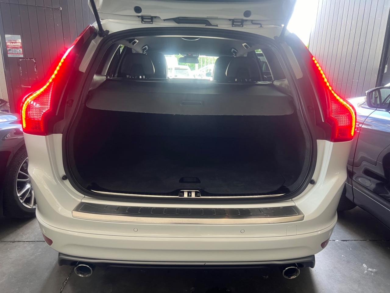 Volvo XC 60 XC60 D4 163 CV Geartronic R-design Momentum N1