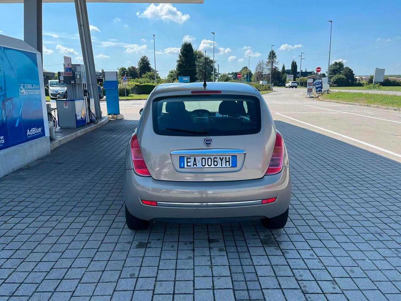 Lancia Ypsilon Neopatentati