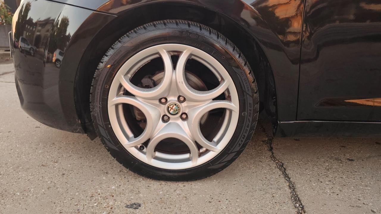 Alfa Romeo MiTo 1.6 JTDm 16V Distinctive Sport Pack