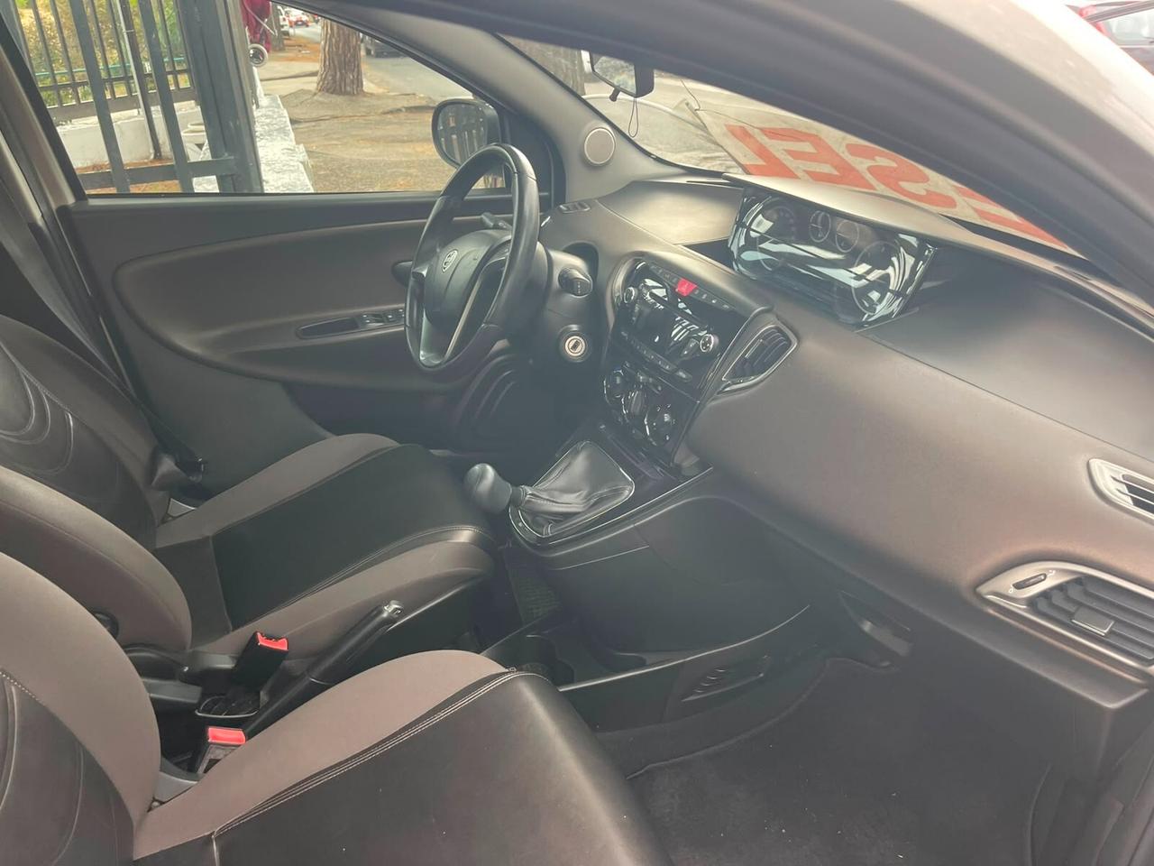 Lancia Ypsilon 1.3 MJT 16V 95 CV 5 porte S&S Gold