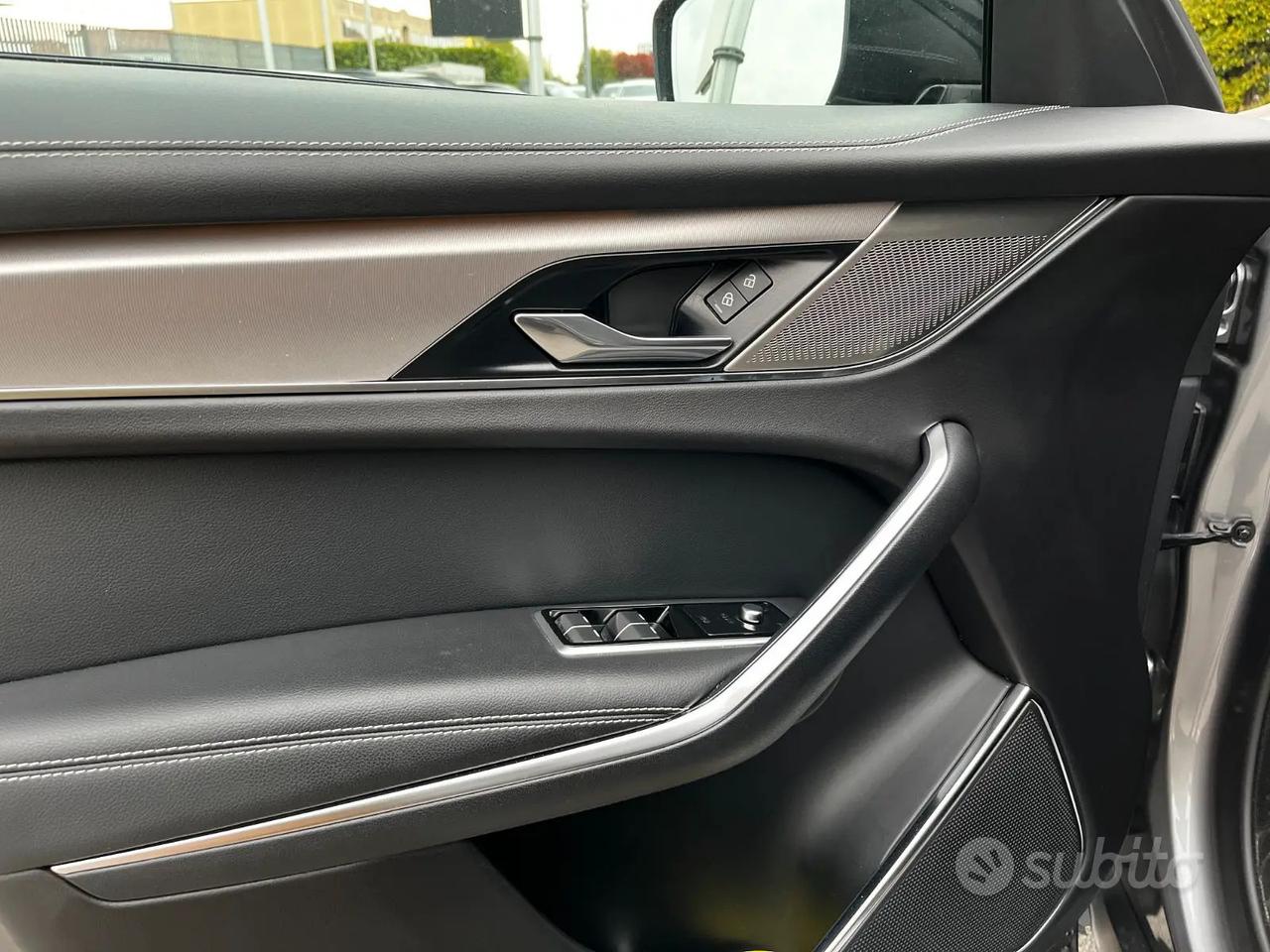 JAGUAR F-PACE 2.0 D 204CV AWD AUT.R-DYNAMIC S