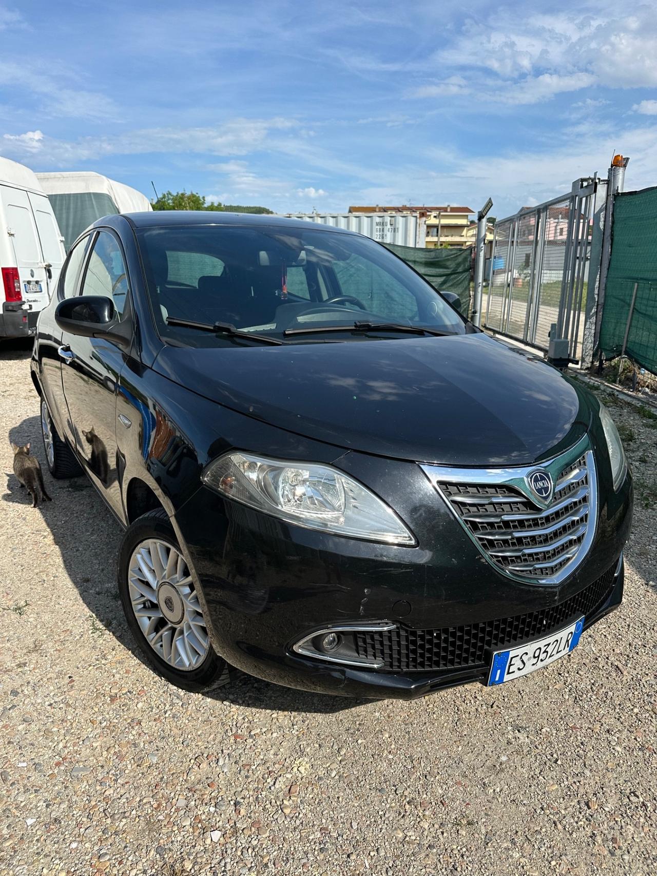 Lancia Ypsilon 1.2 69 CV 5 porte GPL Ecochic Silver