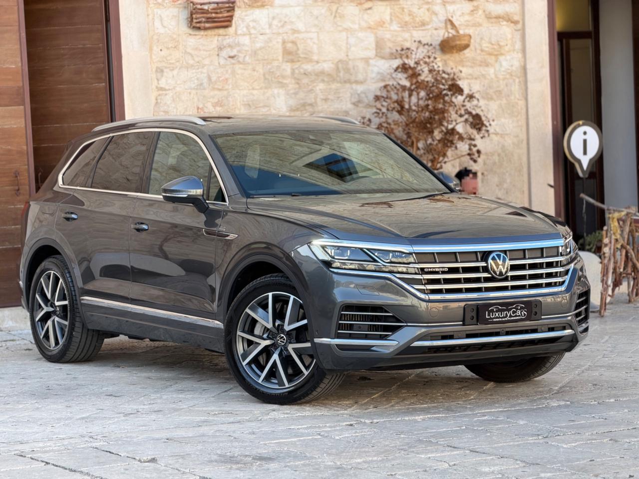 VOLKSWAGEN TOUAREG 3.0 V6 EHYBRID 340 CV PLUG-IN HYBRID