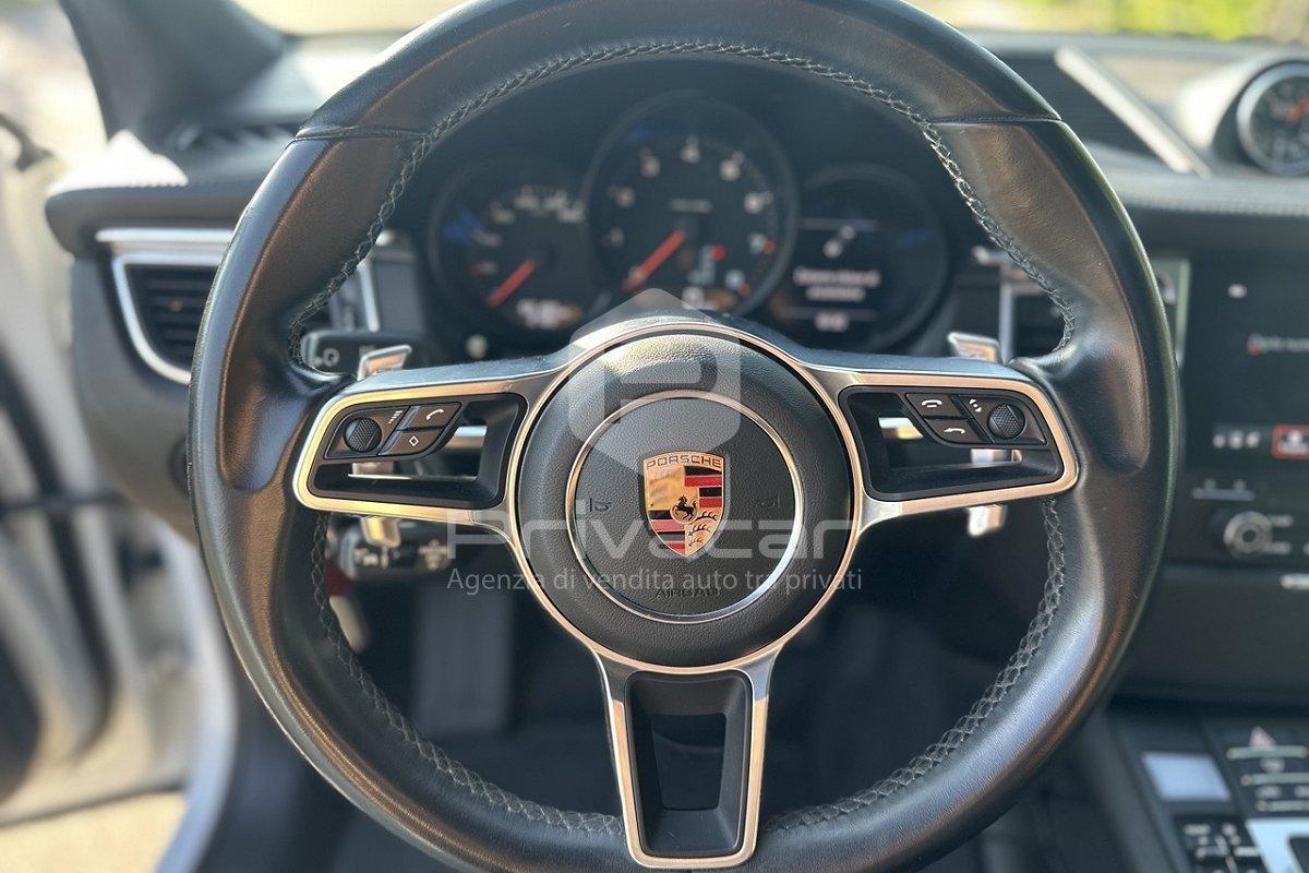 PORSCHE Macan 2.0