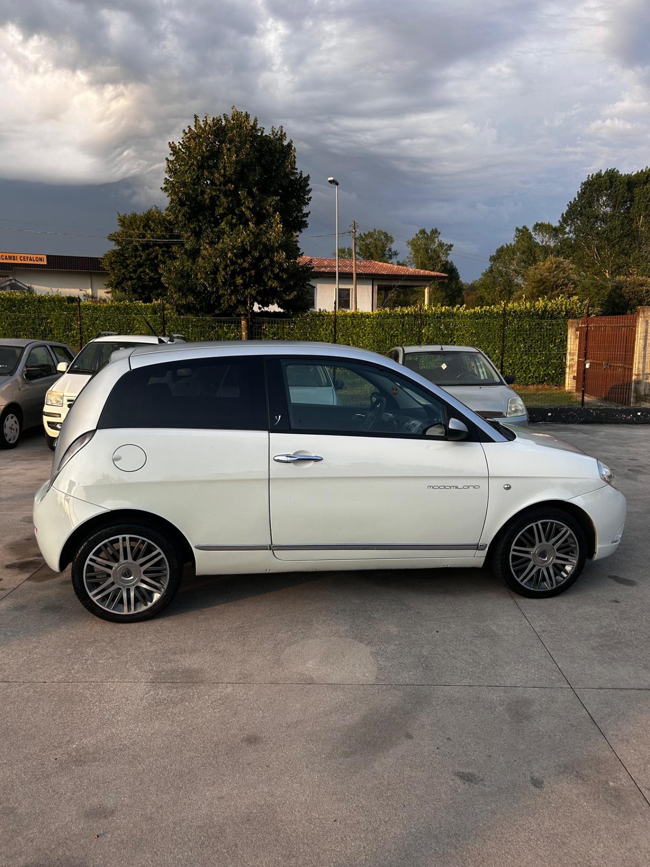 Lancia Ypsilon 1.2 Modamilano