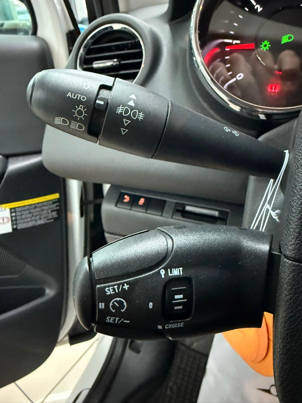 Peugeot 3008 1.6 HDi 115CV Allure