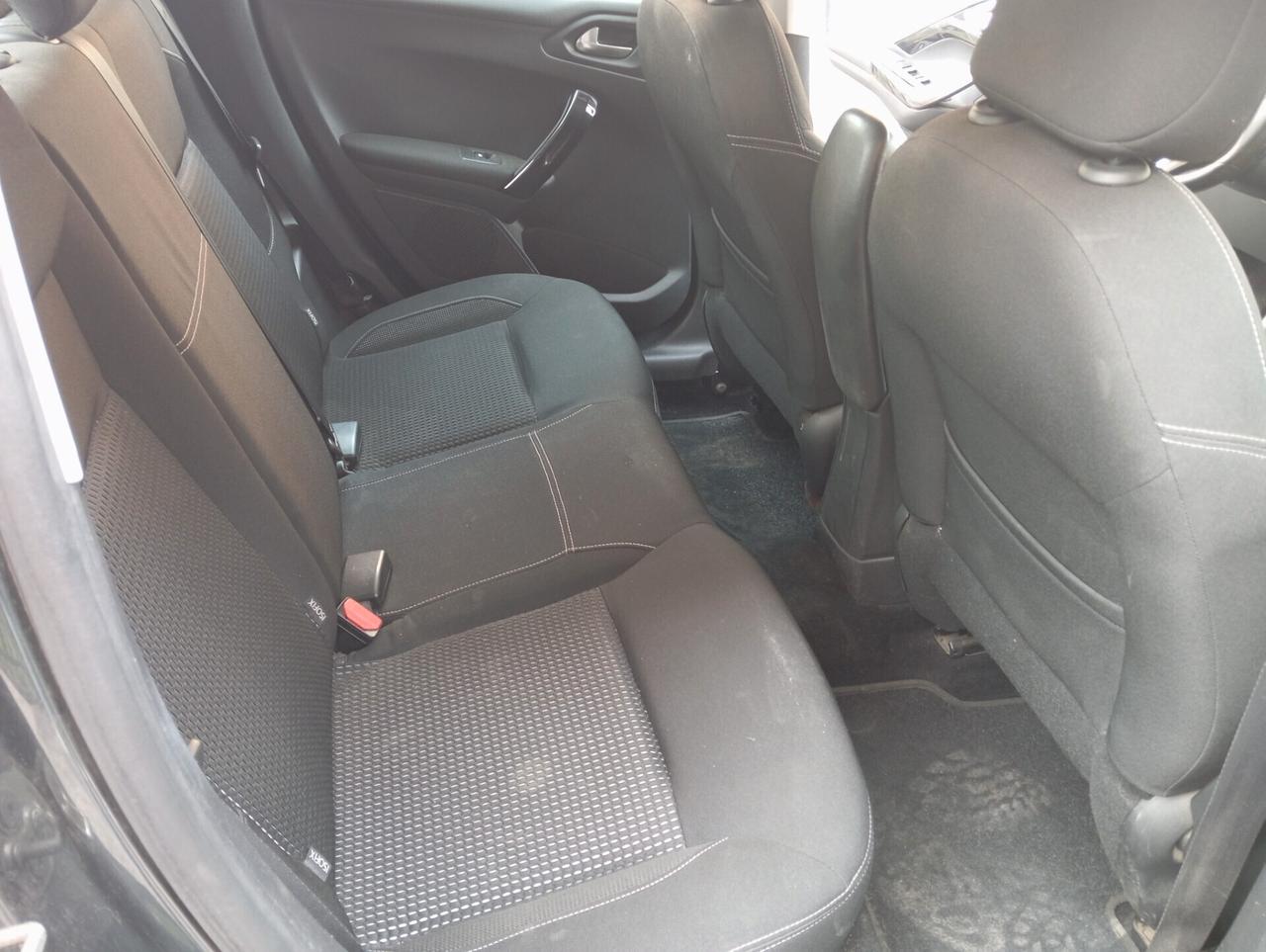 Peugeot 208 PureTech 1200 Allure offerta del mese