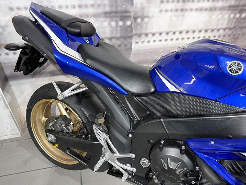 Yamaha YZF R1