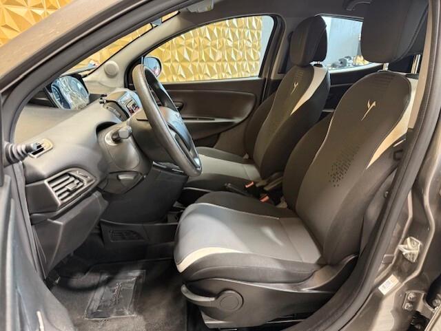 Lancia Ypsilon 1.2 69 CV 5 porte Gold