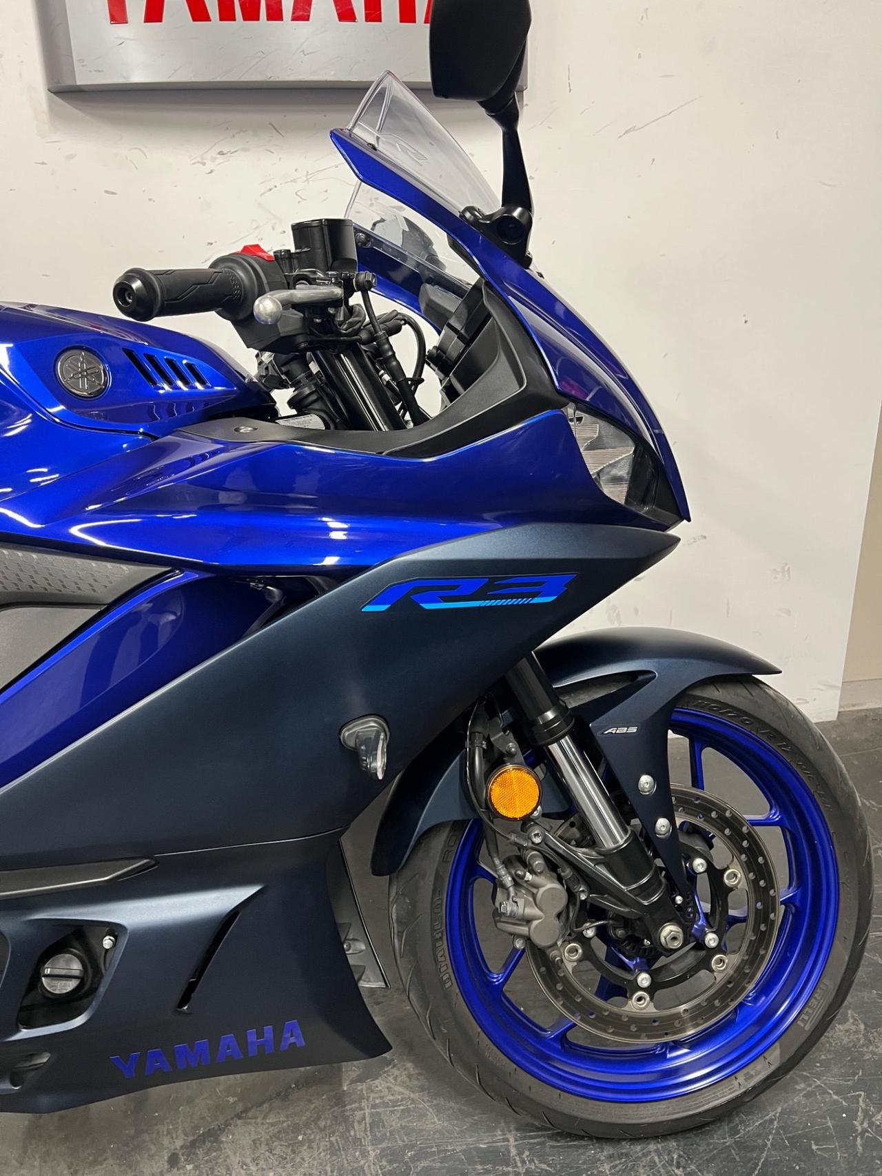 Yamaha R 3