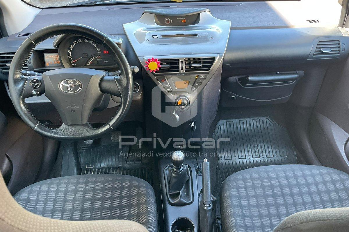 TOYOTA iQ 1.0 Sol