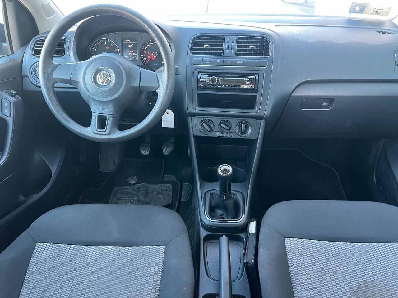 Volkswagen Polo 1.2_trendline-benzina-2011