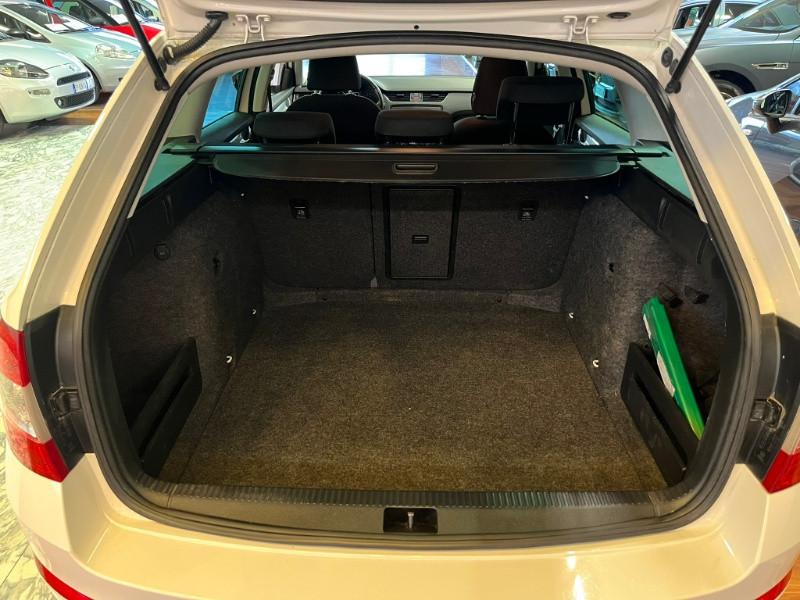 SKODA Octavia 1.4 TSI Wagon Elegance