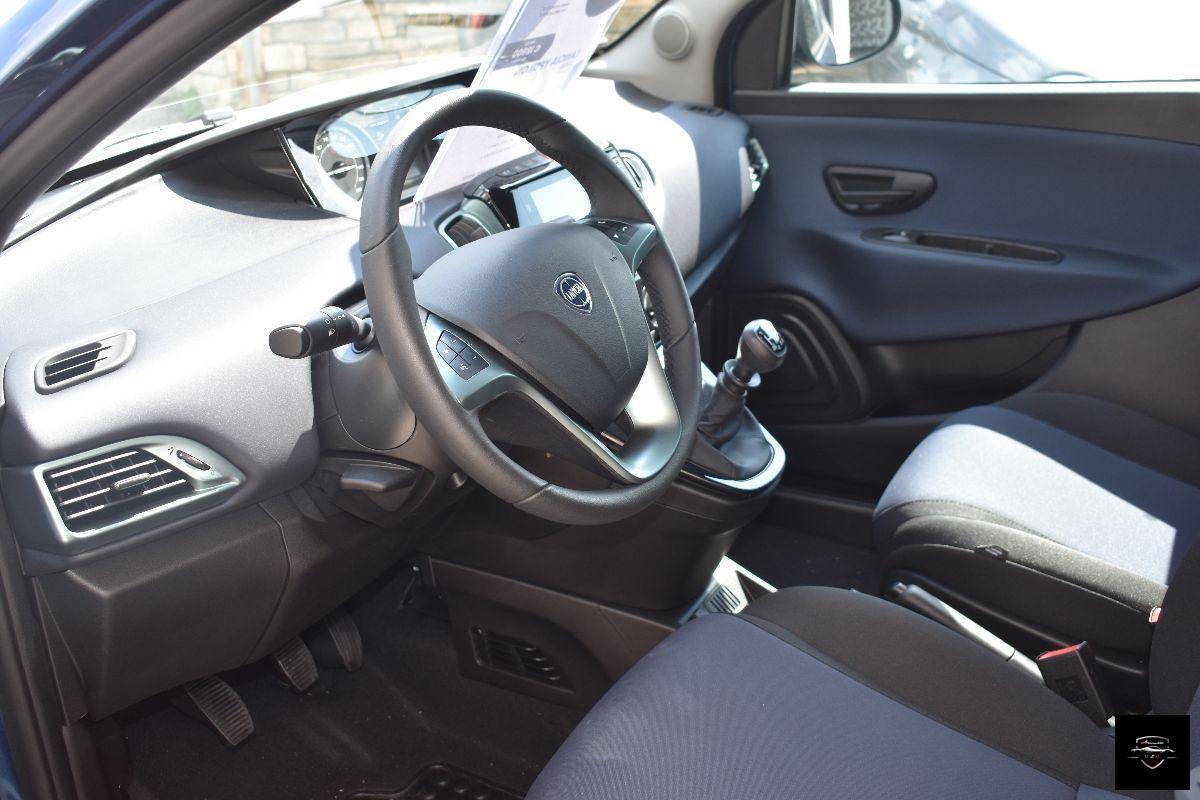 LANCIA - Ypsilon - 1.0 FireFly 5p.S&S Hyb. Platino
